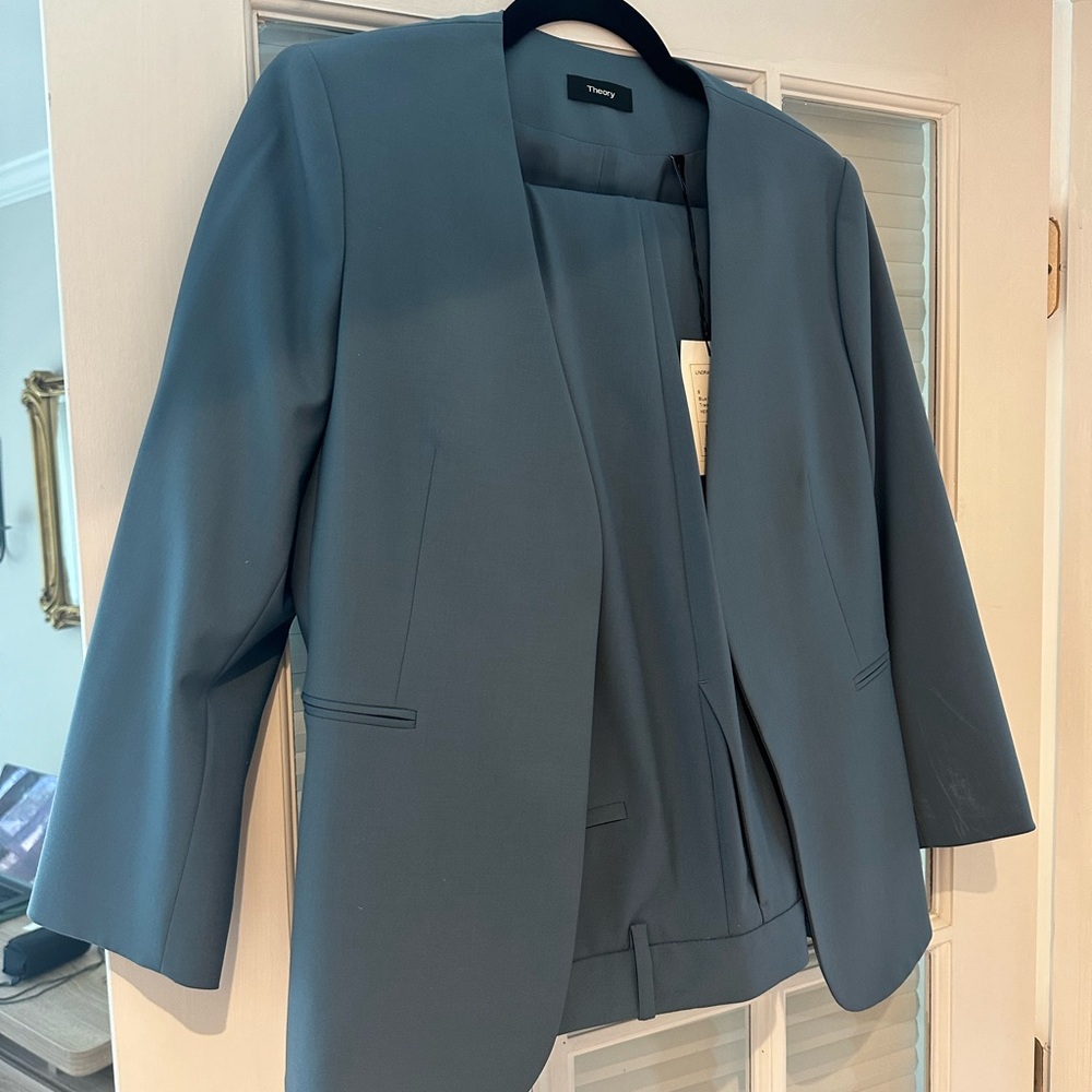 Blue Willow THEORY suit